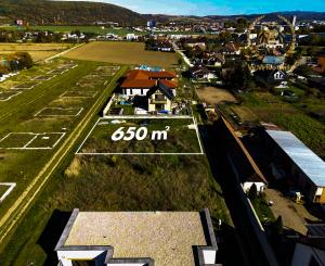 Na predaj stavebný pozemok 650 m² – Trenčín