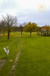 NA PREDAJ RODINNÝ DOM SO SAMOSTATNOU UBYTOVŇOU V OBCI ZAVAR