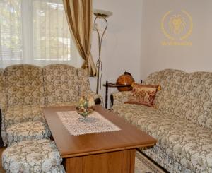 NA PREDAJ RODINNÝ DOM SO SAMOSTATNOU UBYTOVŇOU V OBCI ZAVAR