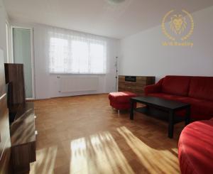 NA PRENÁJOM - 2 - izbový byt v centre Piešťan s parkovaním