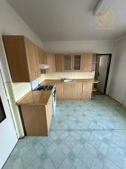 Na predaj: tehlový rodinný dom v Čachticiach.