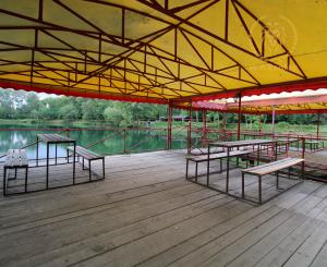 ZNŹENÁ CENA ! - NA PREDAJ - Jazero pri Tomášikove