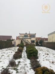 Rodinný dom v pôvodnom stave pár krokov od námestia – Nové Mesto nad Váhom