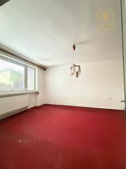 Rodinný dom v pôvodnom stave pár krokov od námestia – Nové Mesto nad Váhom