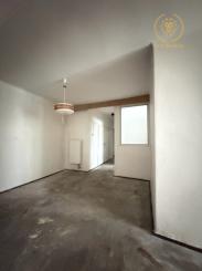 Rodinný dom v pôvodnom stave pár krokov od námestia – Nové Mesto nad Váhom