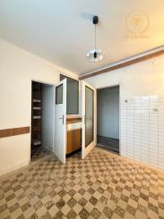 Rodinný dom v pôvodnom stave pár krokov od námestia – Nové Mesto nad Váhom