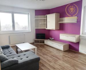 Rezervované Moderný 2-izbový byt s 2 balkónmi, Ilava – SNP