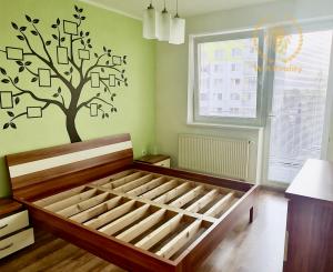 Rezervované Moderný 2-izbový byt s 2 balkónmi, Ilava – SNP