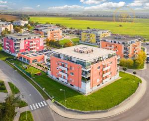 NA PREDAJ 3-IZBOVÝ BYT S 2 BALKÓNMI | VILLA PARK TRENČÍN