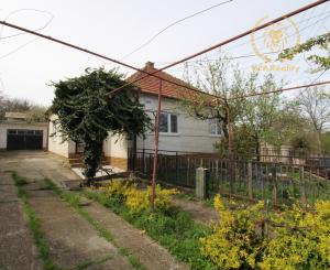 Rezervované - Rodinný dom so záhradou v Sasinkove