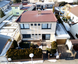 Rodinný dom v pôvodnom stave pár krokov od námestia – Nové Mesto nad Váhom