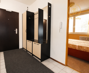 NA PREDAJ - 2,5 izbový byt v centre mesta Hlohovec