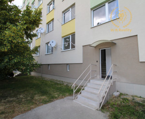 NA PREDAJ - 2,5 izbový byt v centre mesta Hlohovec