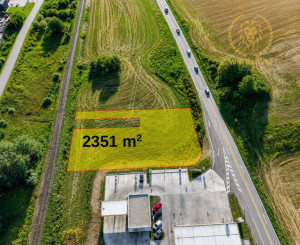 🌾  POZEMOK-2 351 m², PRI VSTUPE DO STAREJ ĽUBOVNE