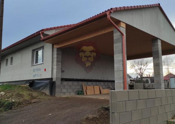 NA PREDAJ RODINNÝ DOM - NOVOSTAVBA - BYSTRIČANY 4-IZBOVÝ , 488m2 POZEMOK