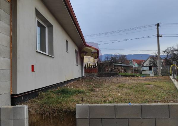 NA PREDAJ RODINNÝ DOM - NOVOSTAVBA - BYSTRIČANY 4-IZBOVÝ , 488m2 POZEMOK