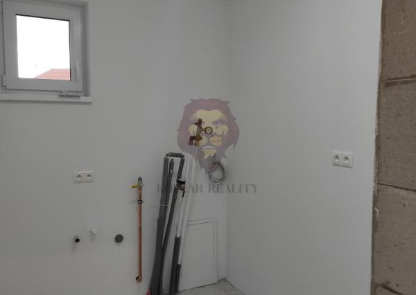 NA PREDAJ RODINNÝ DOM - NOVOSTAVBA - BYSTRIČANY 4-IZBOVÝ , 488m2 POZEMOK