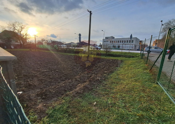 NA PREDAJ POZEMOK V MADUNICIACH