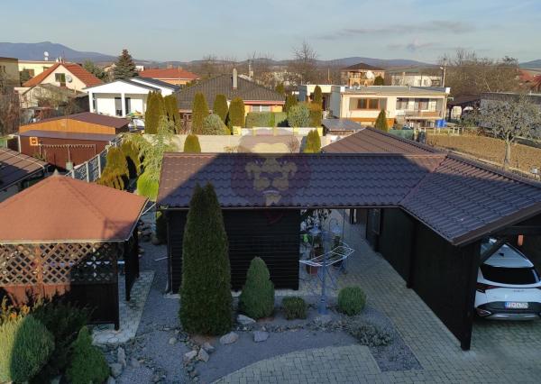 !!Znižená cena!! NA PREDAJ VELKÉ BIELICE - RODINNÝ DOM - 6,5 IZBOVÝ