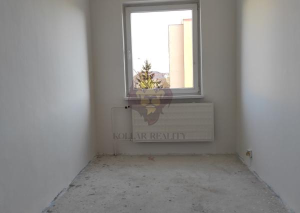 NA PREDAJ PRIEVIDZA , J.FRANCISCIHO 5 IZBOVÝ , 94m2