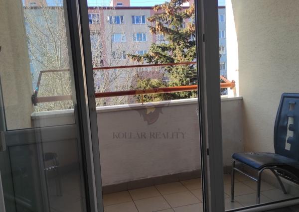 NA PREDAJ PRIEVIDZA , J.FRANCISCIHO 5 IZBOVÝ , 94m2