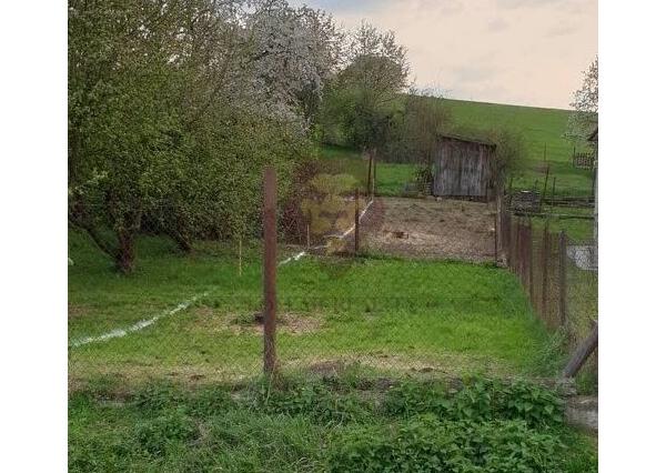 NA PREDAJ KOCURANY , POZEMOK 1214m2