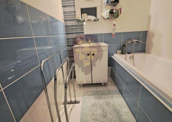 Na predaj 3-izbový byt v centre Seredi