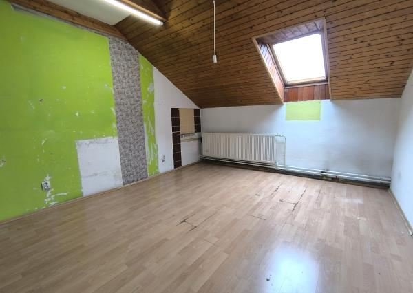 NA PRENÁJOM - Priestory pre kancelárie a služby v Hlohovci