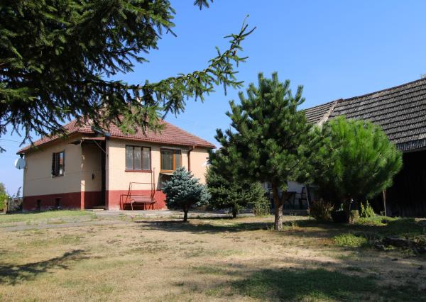 NA PREDAJ -Rodinný dom s veľkým pozemkom v Borskom Mikuláši