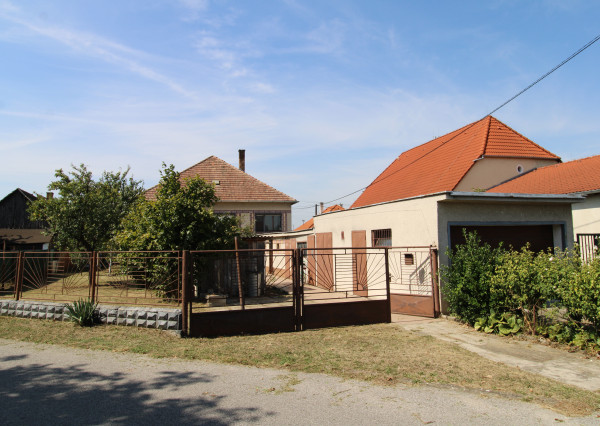 NA PREDAJ - Rodinný dom v Borskom Mikuláši