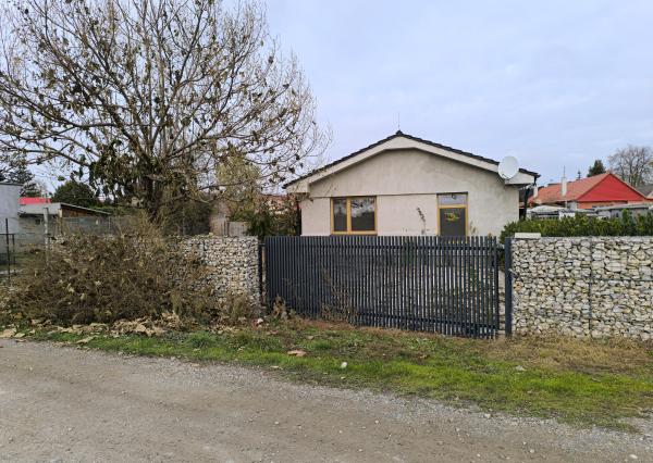 REZERVOVANÉ - Moderný rodinný dom v Šulekove