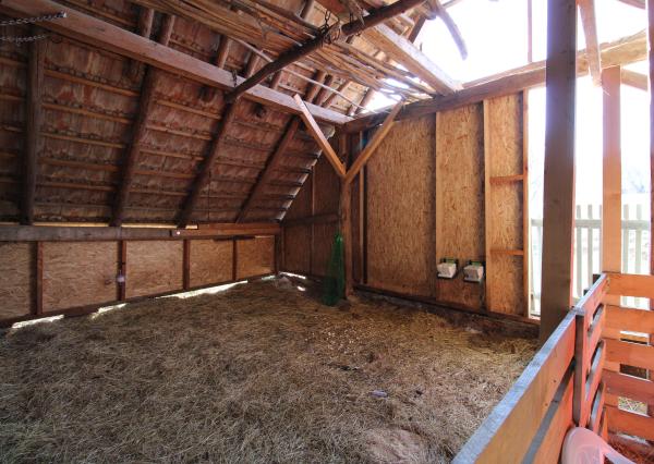 NA PREDAJ - Rodinný dom s veľkým pozemkom - Tepličky