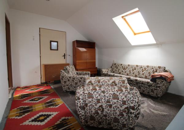 ZNÍŽENÁ CENA - NA PREDAJ - Veľký Rodinný dom Sokolovce