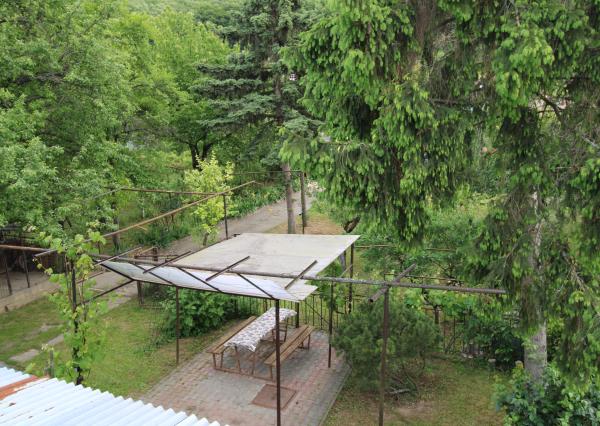 ZNÍŽENÁ CENA - NA PREDAJ - Veľký Rodinný dom Sokolovce