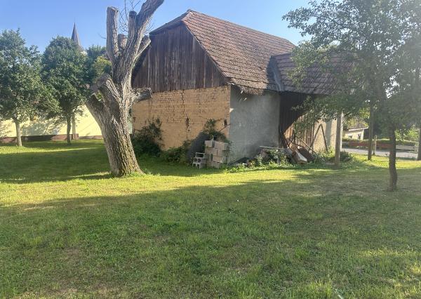 Prenajmem pozemok so stodolou