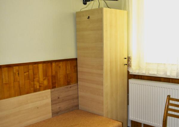 NA PREDAJ RODINNÝ DOM SO SAMOSTATNOU UBYTOVŇOU V OBCI ZAVAR