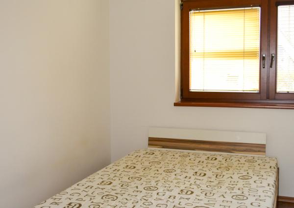 NA PREDAJ RODINNÝ DOM SO SAMOSTATNOU UBYTOVŇOU V OBCI ZAVAR