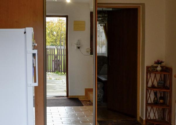 NA PREDAJ RODINNÝ DOM SO SAMOSTATNOU UBYTOVŇOU V OBCI ZAVAR