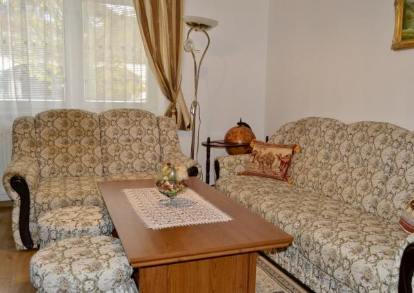 NA PREDAJ RODINNÝ DOM SO SAMOSTATNOU UBYTOVŇOU V OBCI ZAVAR