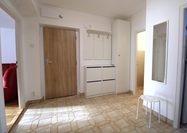 NA PRENÁJOM - 2 - izbový byt v centre Piešťan s parkovaním