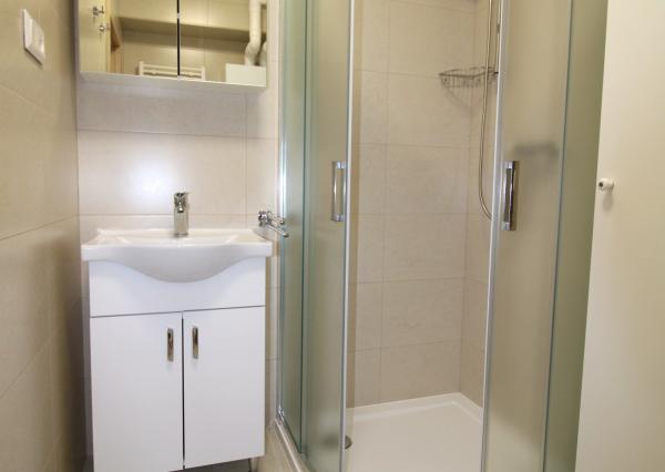 NA PRENÁJOM - 2 - izbový byt v centre Piešťan s parkovaním