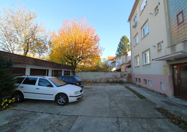 NA PRENÁJOM - 2 - izbový byt v centre Piešťan s parkovaním