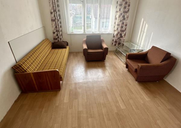 Na predaj: tehlový rodinný dom v Čachticiach.