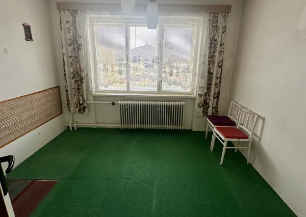 Na predaj: tehlový rodinný dom v Čachticiach.