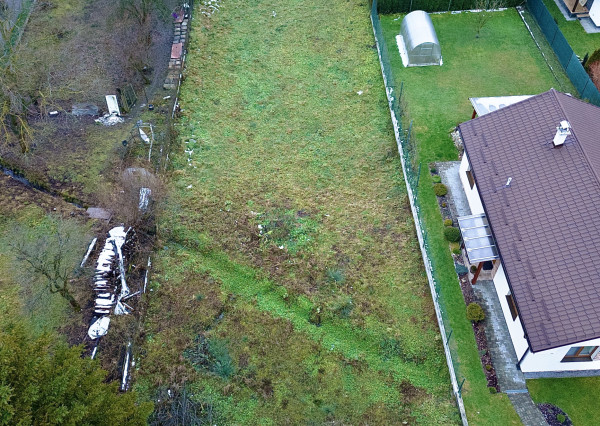 ZNÍŽENÁ CENA !!! NA PREDAJ - POZEMOK NA VÝSTAVBU RODINNÉHO DOMU VALČA 1014 m2