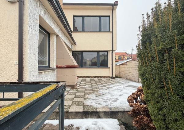 Rodinný dom v pôvodnom stave pár krokov od námestia – Nové Mesto nad Váhom