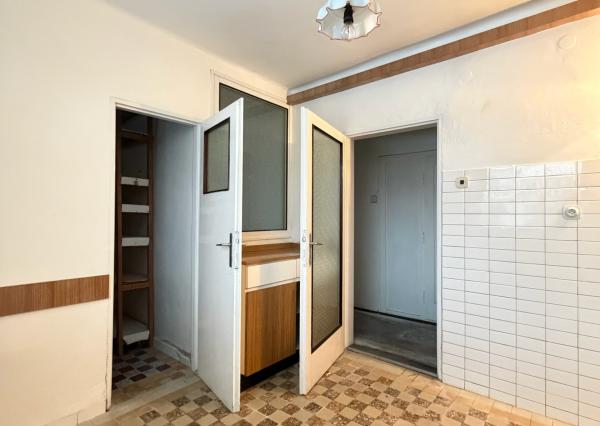 Rodinný dom v pôvodnom stave pár krokov od námestia – Nové Mesto nad Váhom