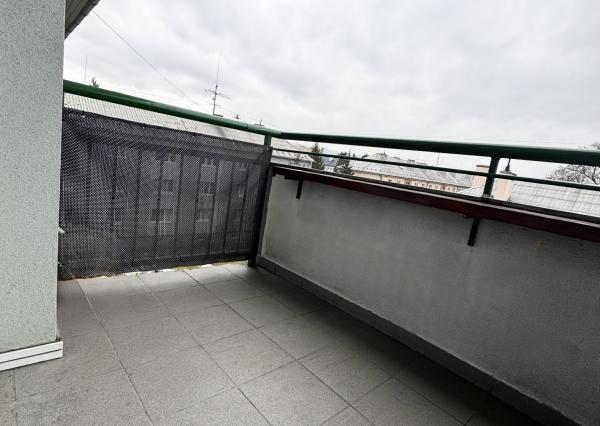 NA PREDAJ –  2-izbový byt s veľkou loggiou (tehla)  | Ilava