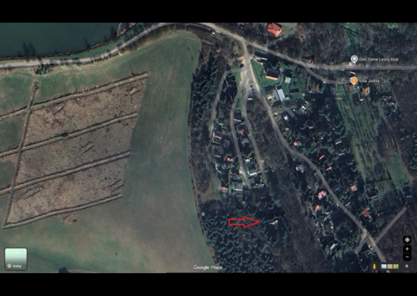 Chata pri lese nad Pieštanmi v chatovej oblasti Striebornica