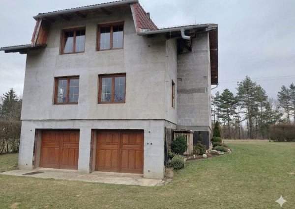 Rodinný dom 2 generačný na predaj Budiš
